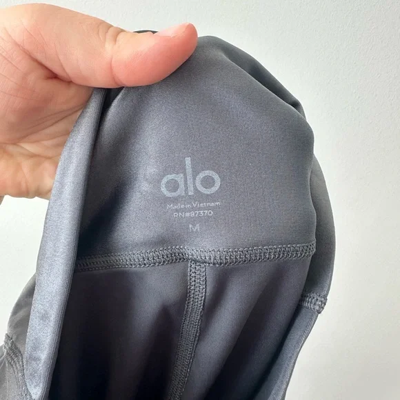 ALO Yoga High-Waist Airlift Leggings - Picture 3 of 10